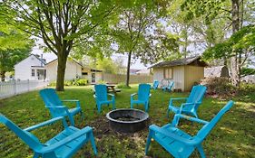 Boyne City Cottage Walk To Downtown And Lake!